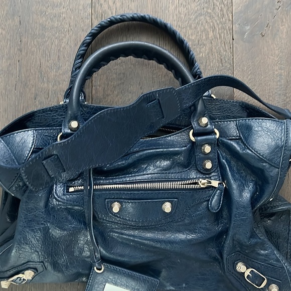 Beautiful blue crinkled leather city - Picture 12 of 13